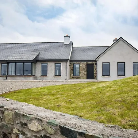Wave Bay Holiday home *