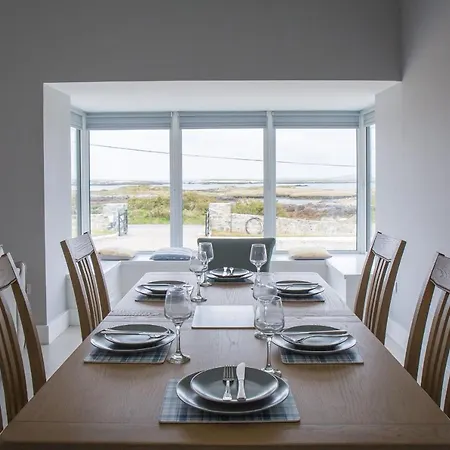 Wave Bay Holiday home *